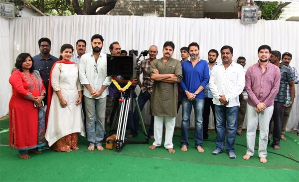 pawan kalyan,nithiin,ram chran,pawan kalyan creative works,pawan produce nithiin movie  పవన్ కి అబ్బాయ్‌ కంటే అభిమానే ఎక్కువ..? 